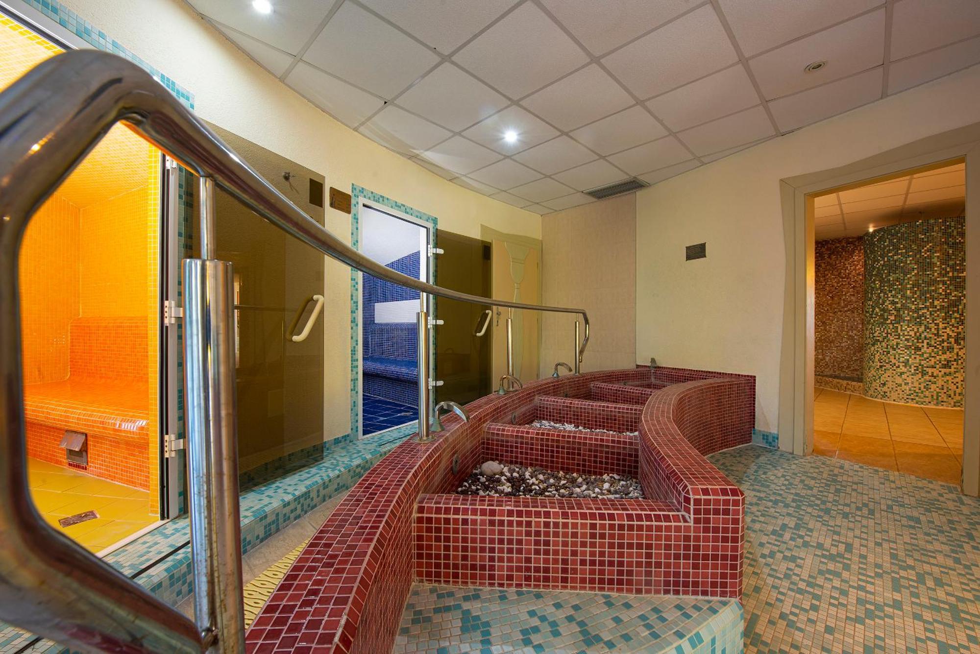 President Hotel Montfort Zdiar Exterior photo
