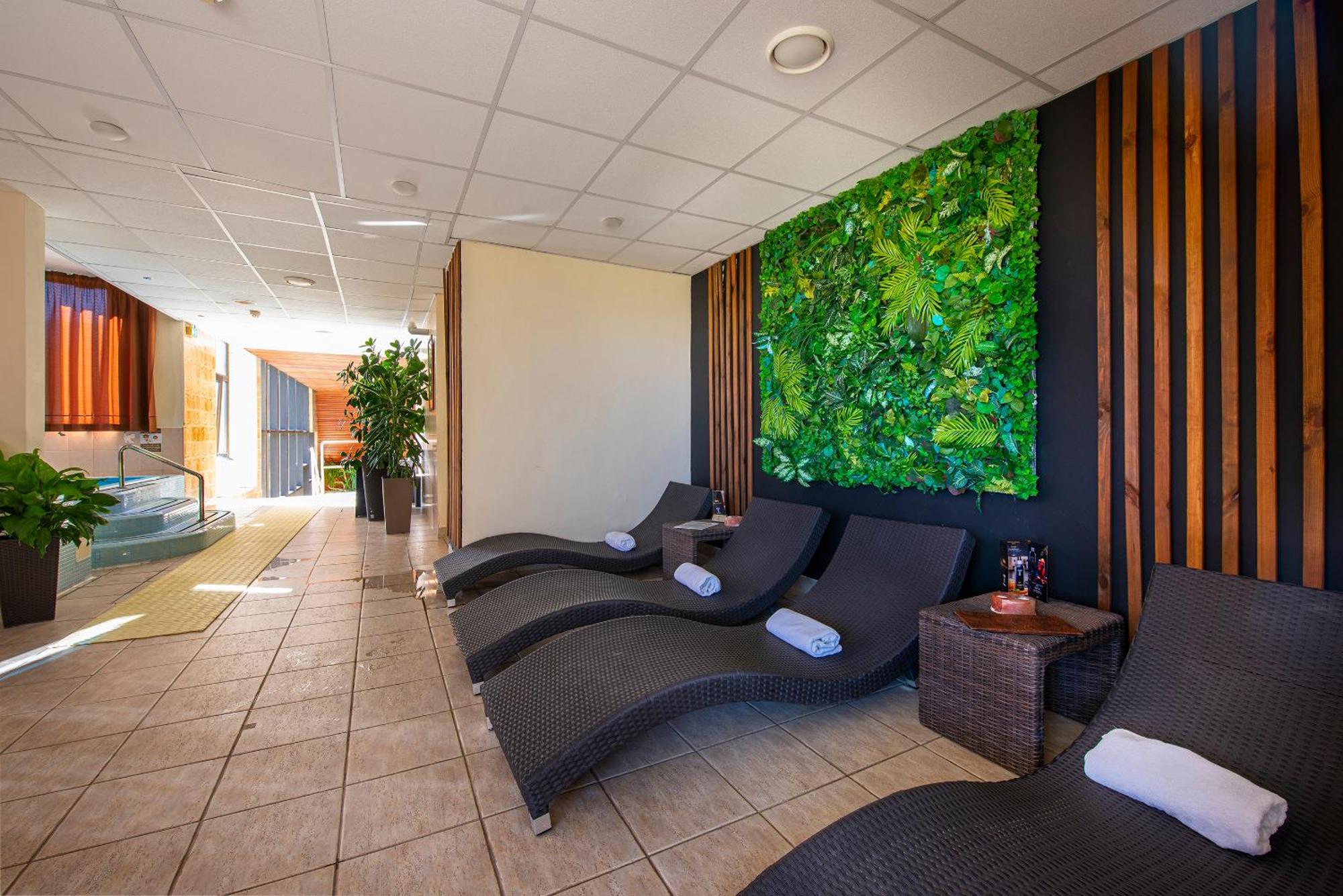 President Hotel Montfort Zdiar Exterior photo